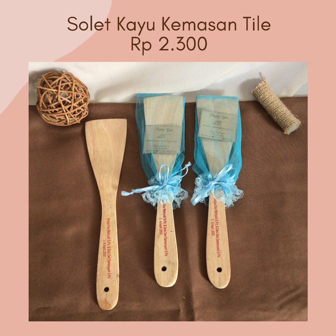 Foto vendor SOUVENIR KOSAN SOUVENIR Paket Solet Kayu Kemasan Tile