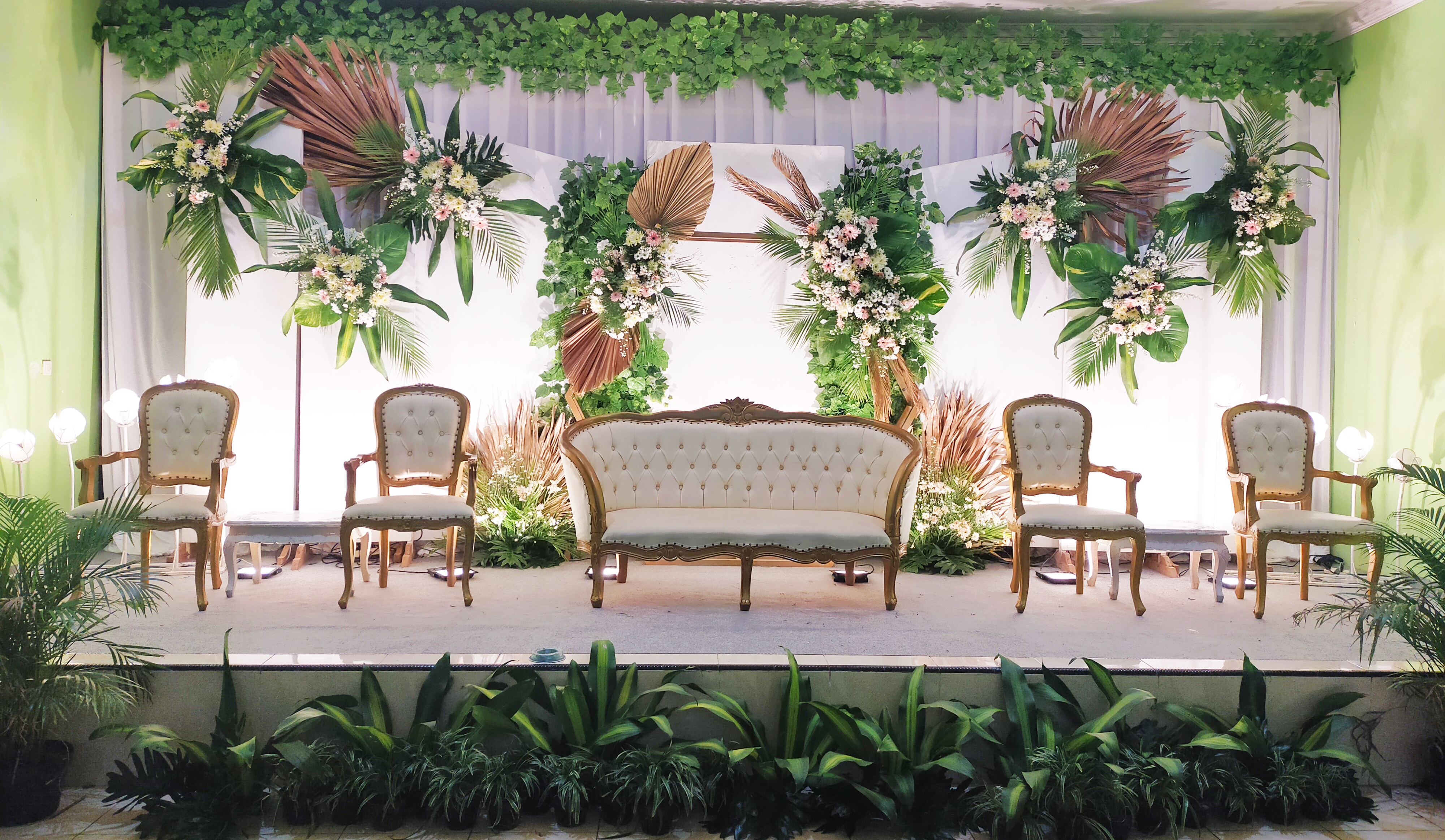 Foto vendor DEKORASI Bunga tulip Decoration Paket Paket internasional bride 