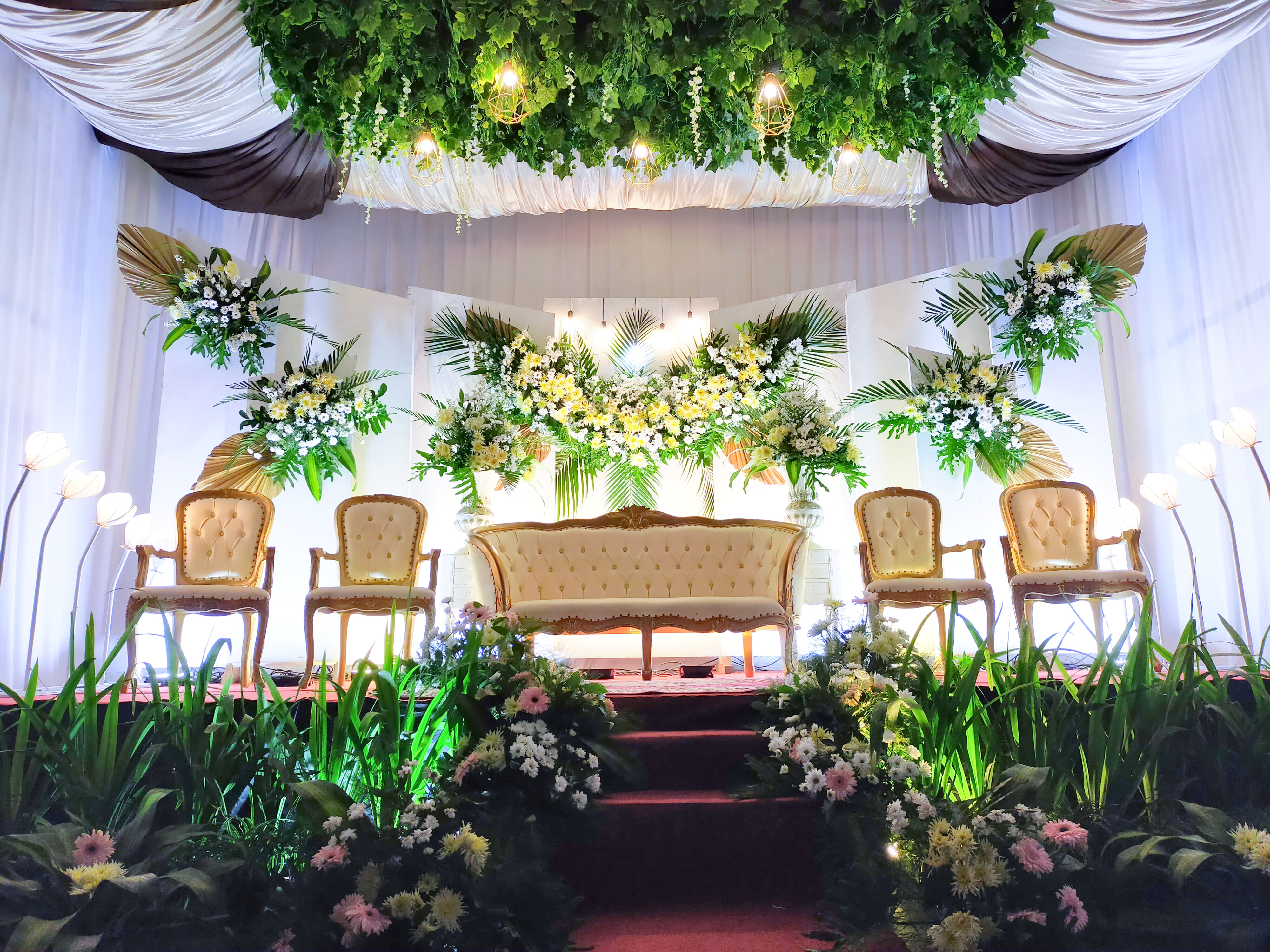 Foto vendor DEKORASI Bunga tulip Decoration Paket Plafon balon/galengan 
